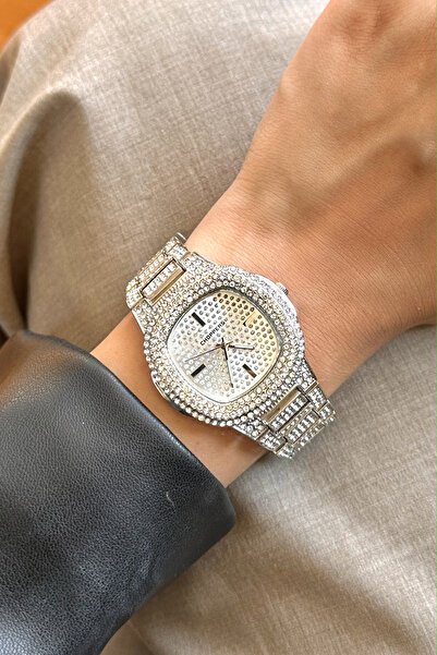 pierrose ساعة يد نسائية بحبل معدني مرصع باللون الفضي