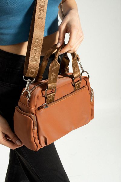 MEGA ÇANTA Geantă de umăr și crossbody cu 2 curele din satin pentru femei 526