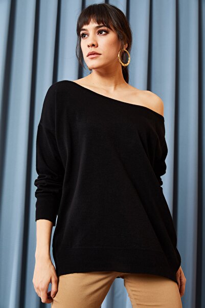Olalook Dámský černý svetr na člunu s volným úpletem TNK-19000057