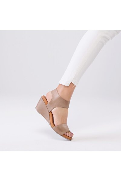 Zeynep Sıradağlı Hakiki Deri Pietra Ortopedik Sandalet Kum