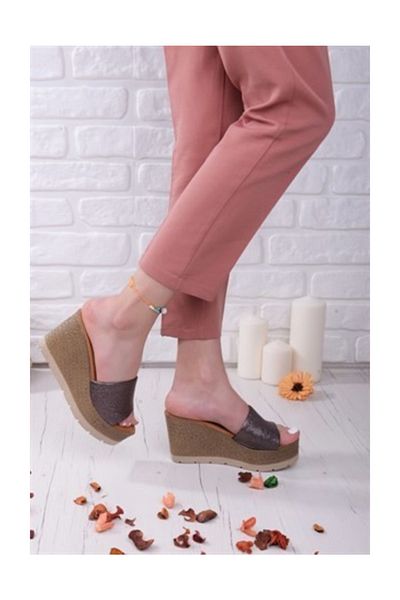 Taran Γυναικείες παντόφλες Almira Platinum Crystal Wedge Heel