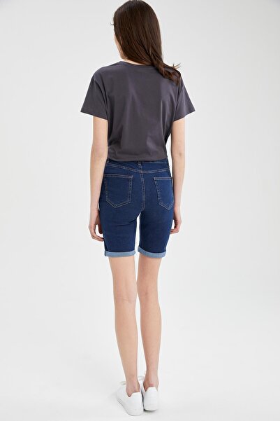DeFacto Kadın Mavi Katlama Paça Detaylı Slim Fit Jean Bermuda Şort U3041AZ21SM