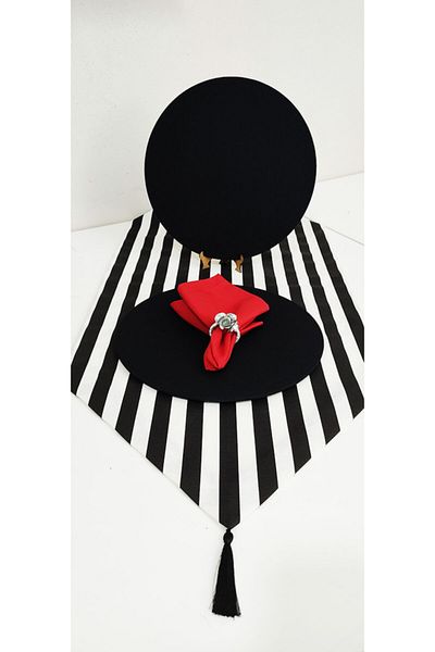 Zeren Home Black Striped Tasseled Runner, 6 Black Plates, 6 Κόκκινες χαρτοπετσέτες - Σετ για 6