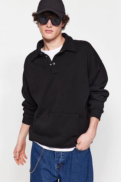 Trendyol Collection Базов черен мъжки риза с голяма/широка риза, яка и джоб, плътен суичър отвътре TMNAW24SW00137