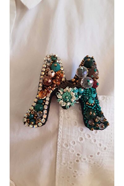 Saniş Tasarım İĞNE OYASI İLE İŞLENMİŞ TASARIM HARF BROŞU - M HARFİ