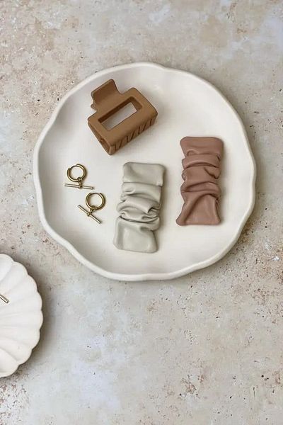 Mandalin Store Round Curved Decorative Plate