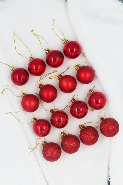 Yusuf Dirik YD Party Supplies Christmas Tree Ball 16 Pieces 4 cm Shiny Glitter Matte Small Size