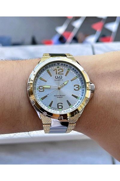 Q&Q Men's Metal Band Wristwatch