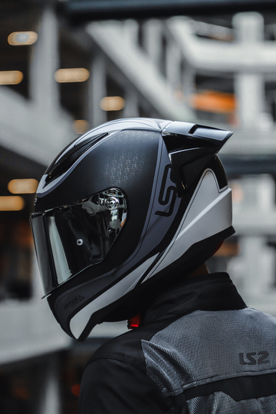 LS2 RAPID RACE DEEPER MAT BEYAZ-SİYAH KASK (1 GRİ 1 ŞEFFAF VİZÖR)