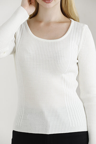 VEGENZE Women's Ecru Square Collar Knitwear Sweater