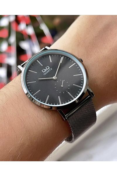 Q&Q  Men's Straw Cord Wristwatch