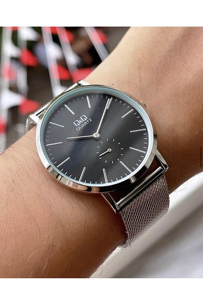 Q&Q  Men's Straw Cord Wristwatch