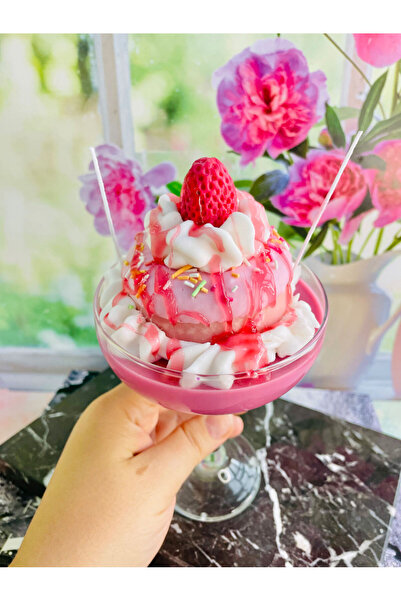 MHYSSA naturals Strawberry Shortcake Candle/ Dekoratif Çilekli& Donutlu Mum