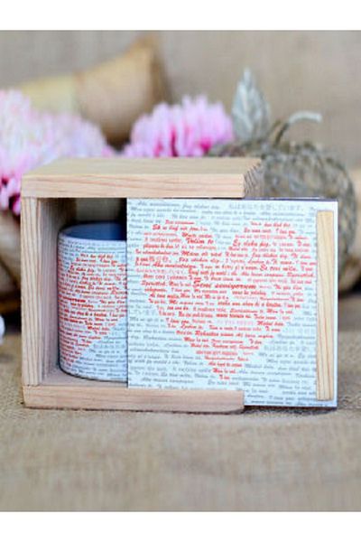 Kazanabil MUG WITH WOODEN BOX WITH I LOVE YOU WRITTEN IN EVERY LANGUAGE