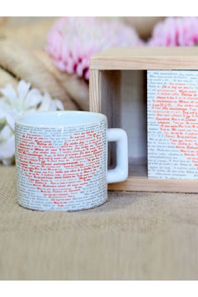 Kazanabil MUG WITH WOODEN BOX WITH I LOVE YOU WRITTEN IN EVERY LANGUAGE