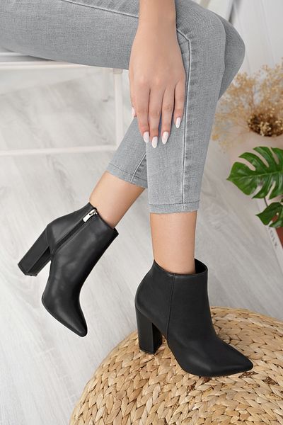 Shoescloud Cizme negre cu toc (MĂRIMEA 1 MICĂ)