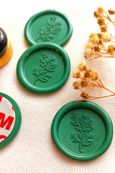 Dekorden Adhesive wax seal - 50 pieces emerald green
