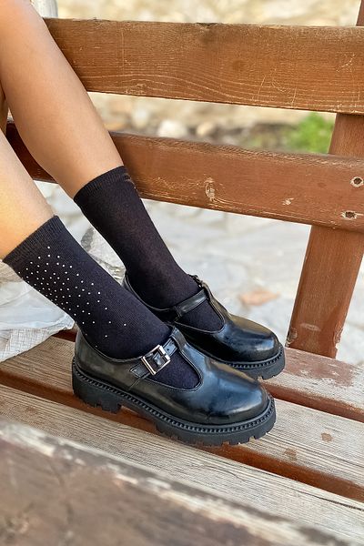 SHOEBELLAS Дамски мокасини с катарама от сива и черна лачена кожа