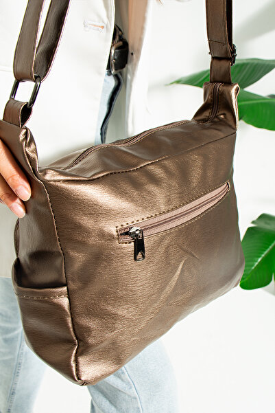 MEGA ÇANTA حقيبة كروس نسائية من الجلد الصناعي قابلة للتعديل من MEGA 101