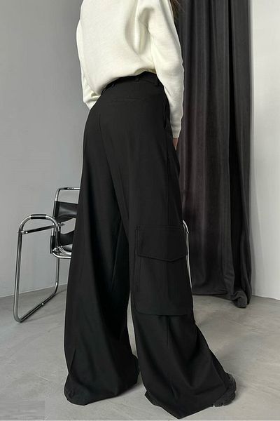 lovebox Women's Black Oversize Cargo Pocket Pants 23W01021