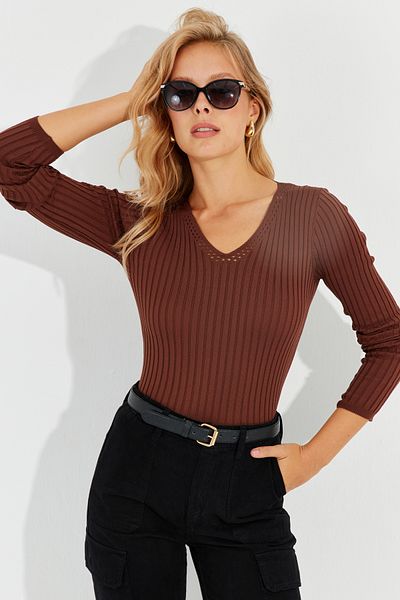 Cool & Sexy بلوزة تريكو مضلعة بنية اللون للنساء SMT216