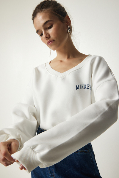 Happiness İstanbul Дамски плетен суитшърт в цвят екрю с V-образно деколте MC00239