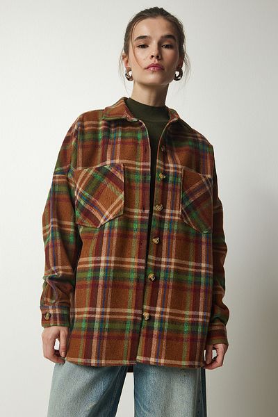 Happiness İstanbul Keksgrünes gemustertes Oversize-Holzfällerhemd für Damen mit Prägung TU00034