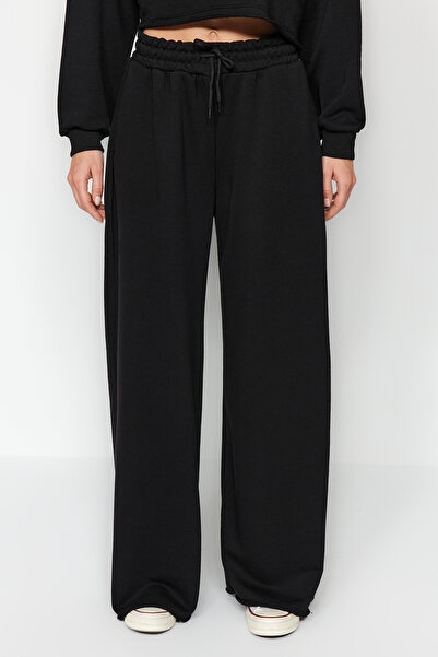 Kolekcia Trendyol Čierne hrubé extra široké nohavice pletené tepláky s vysokým pásom TWOAW24EA00043