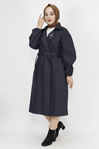 Butik Bondet Kumaş Broş Detaylı Orta Boy Trençkot