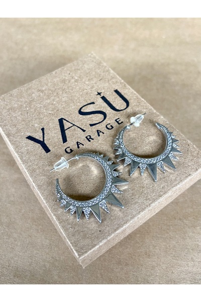 YASUGARAGE Altın Kaplama Dikenli Yarım Ay Küpe