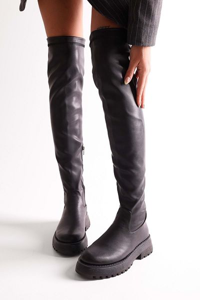 Shoeberry Damen-Stiefel „Margot“ in Schwarz mit dicker Sohle und langen elastischen Stretch-Stiefeln in schwarzer Haut