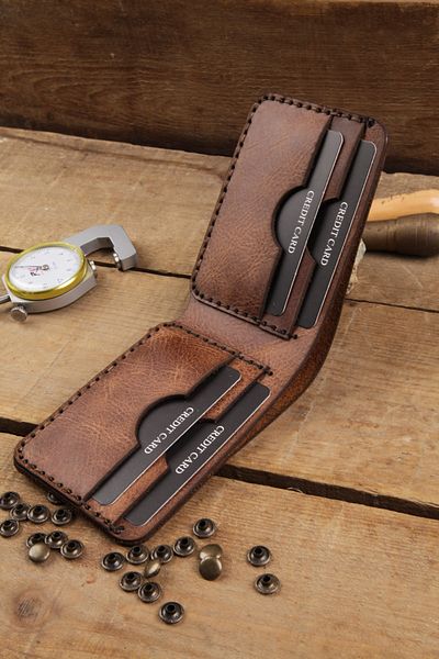 New Coast Leather 1900's Ръчно изработен минималистичен мъжки портфейл от естествена кожа