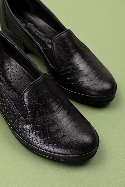 Gondol Hakiki Deri Kısa Topuklu Lastik Detaylı Ayakkabı Msa.65