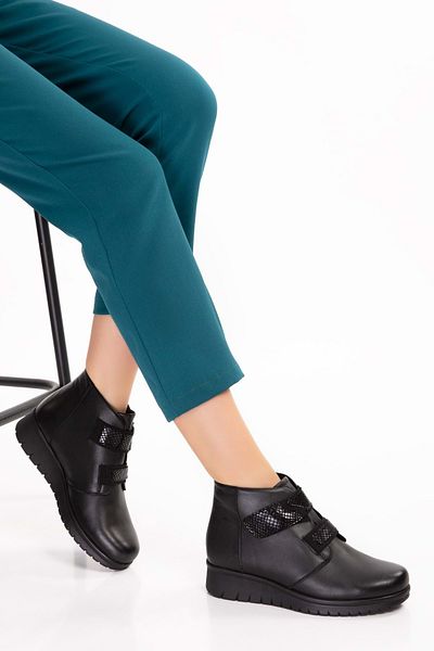 Gondol Women's Genuine Leather Velcro Easy Wear Boots Elnr.2126