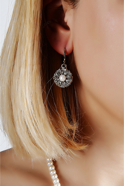 EUROMODA Specially Designed Pearl and Zircon Stone Necklace and Earring Set