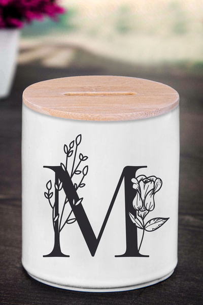 yhfoto Kasica prasica sa slovom M (KERAMIKA) - Crni cvet M - K95