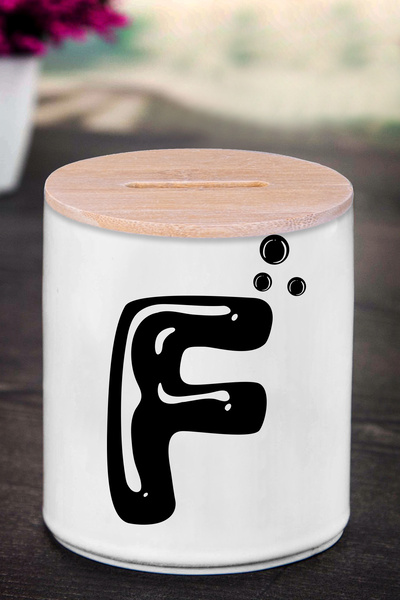 yhfoto Kasica prasica sa slovom F (KERAMIKA) - Komično F - K111