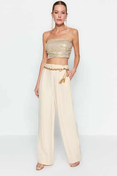 Trendyol Collection Beigefarbenes Crop-Bustier mit Pailletten TPRAW24BS00033