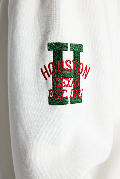 Trendyol Collection Ecru tlustá vnitřní fleecová výšivka a detailní knoflíky s límečkem oversize pletená mikina TWOAW24SW00322