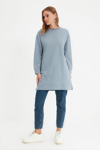 Trendyol Modest Grau-blaues Strick-Sweatshirt mit Rundhalsausschnitt und Schlitz - TCTAW22TW0138