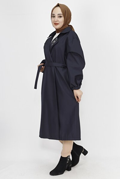 Butik Bondet Kumaş Broş Detaylı Orta Boy Trençkot