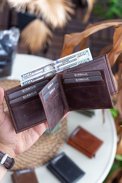 Garbalia Мъжки портфейл Liverpool от естествена кожа RFID Blocker Horizontal Crazy Brown с отделение за монети