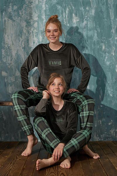 Mihra 13351-50 Plaid Soft Velvet Children's Pajama Set (Mom and Girl Can Be Combined)