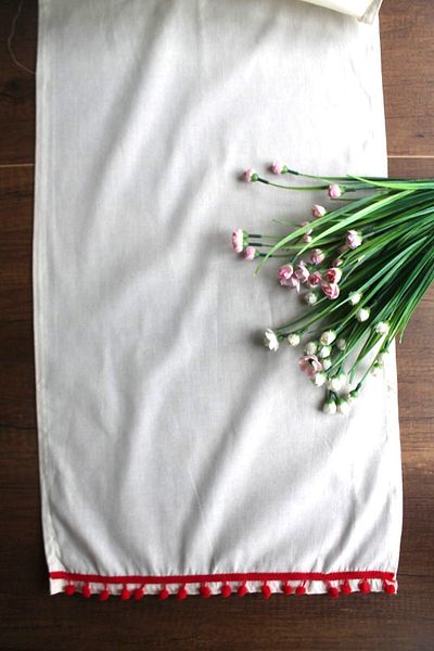 Emtory Home Natural Red Pompom Linen Runner