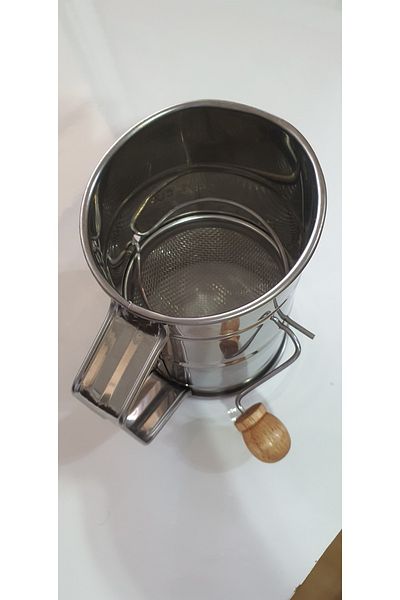 Pasta34 Rotating Metal Flour Sieve