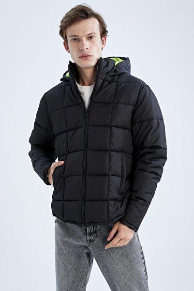 DeFacto Regular Fit Çıkarılabilir Kapüşonlu Neon Detaylı Su İtici Şişme Mont