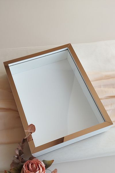 Verda Çerçeve Κορνίζα μνήμης 30x40 εκ. Βαθύ λευκό-μπρονζέ για λουλούδια ειδικής ημέρας! Κουτί με ροζ πλαίσιο!