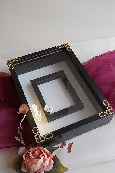 Verda Çerçeve Κορνίζα μνήμης 25x35 εκ. Μαύρο Classic Edge Rose Box! Χωρίς όνομα LED!