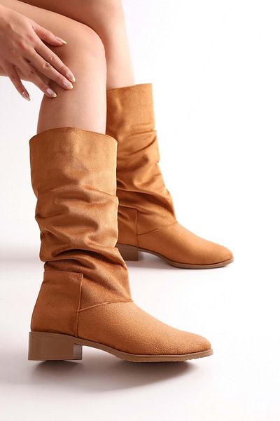 Shoeberry Γυναικείες μπότες Jerica Tan Suede με Gusseted Flat Tan Suede
