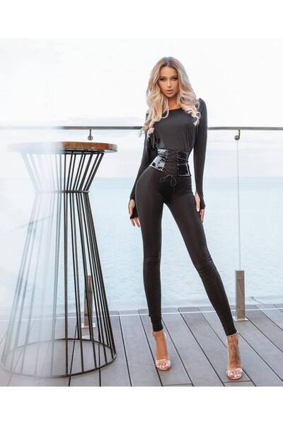 KUPAKIZI SİYAH OMUZ DETAYLI,KEMERLİ TULUM